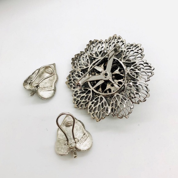 Vintage Rhinestone Brooch & Signed Earrings - Picture 5 of 8